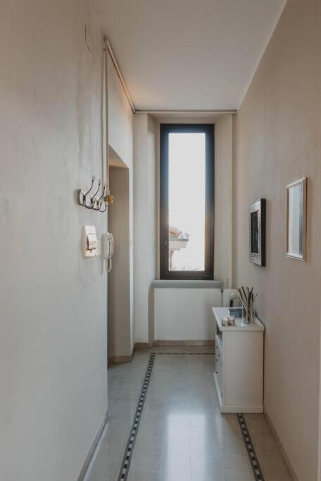 Duomo - City Center Appartamento Elegante Con Suite ราเวนนา ภายนอก รูปภาพ
